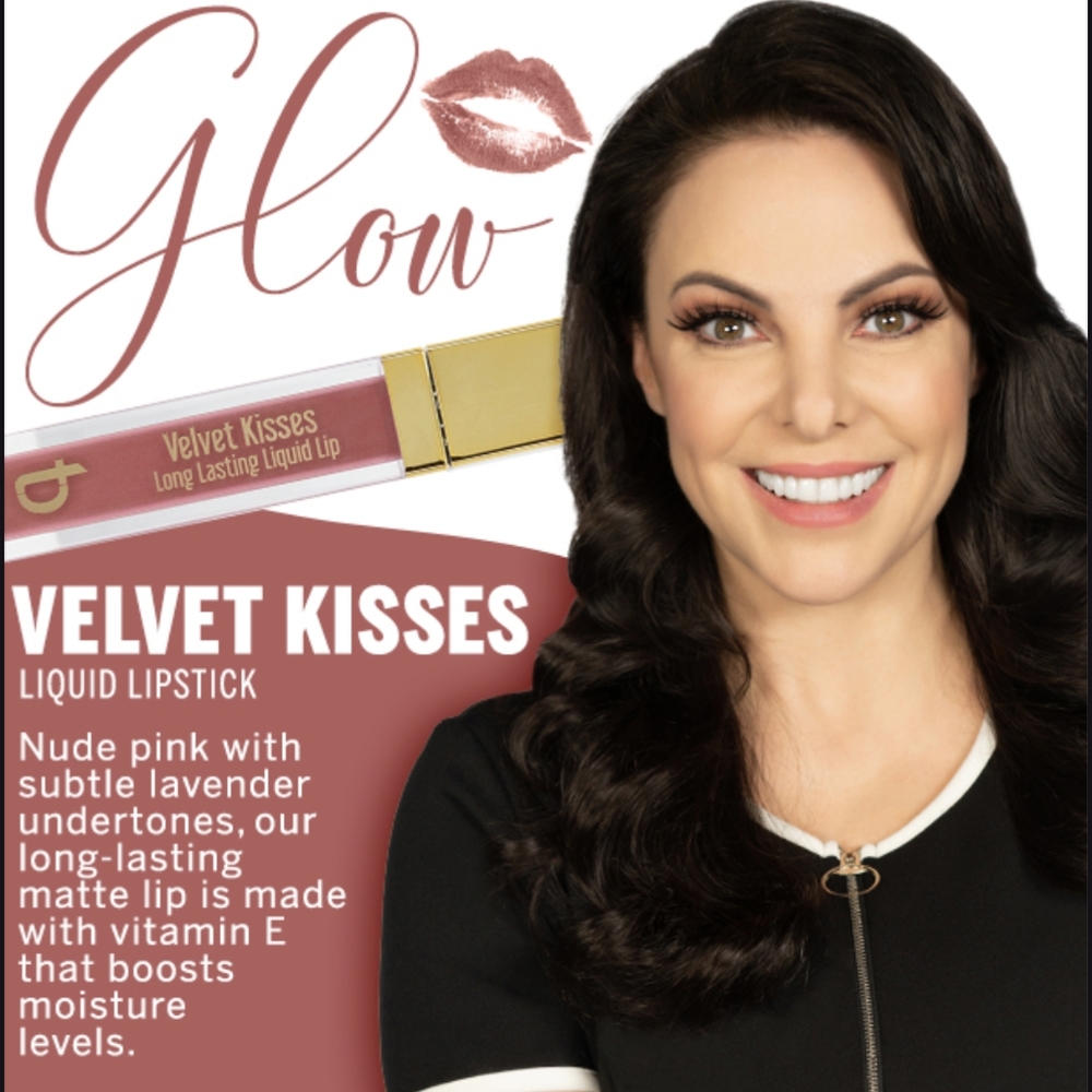 Velvet Kisses Glow 🌟 Liquid Lipstick